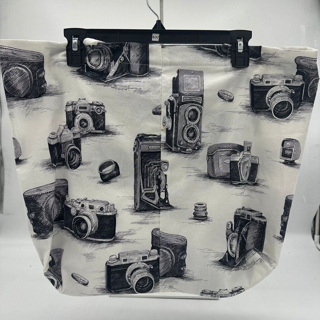 Everything Goes Bag-Camera 20"x18"