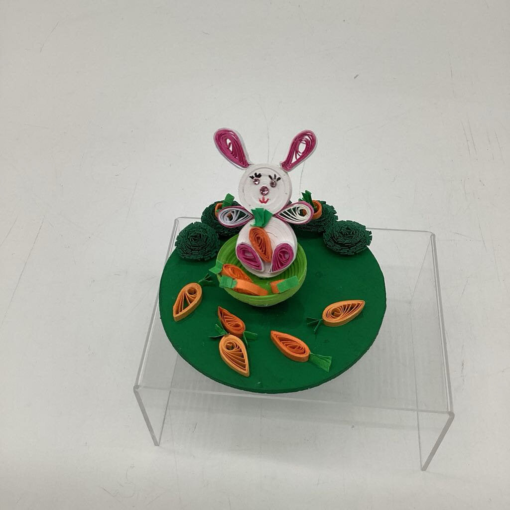Easter Bunny with carrots