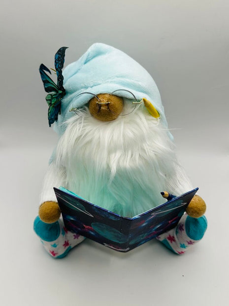 Medium Reading gnome
