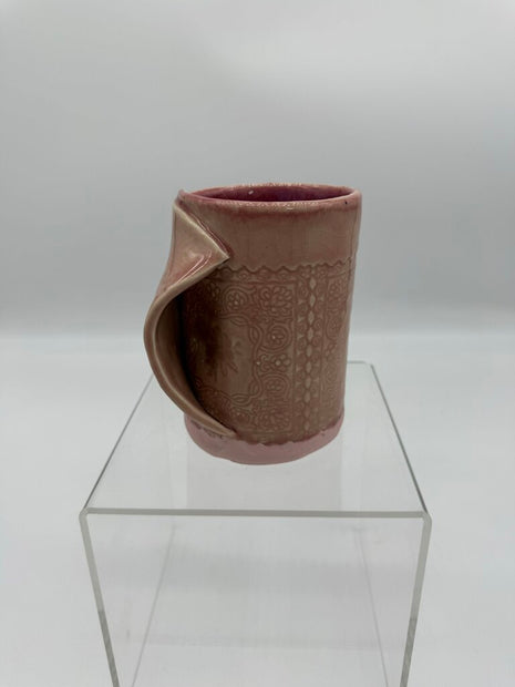 LACY LEFTY COMFY MUG-PINK