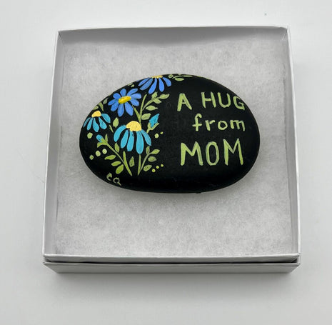 Rock sm blk "Hug from Mom"