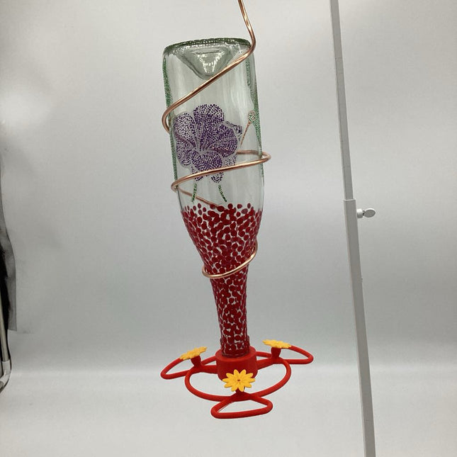 Multiport hummingbird feeder