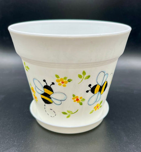 Small wh pot w/bees-E