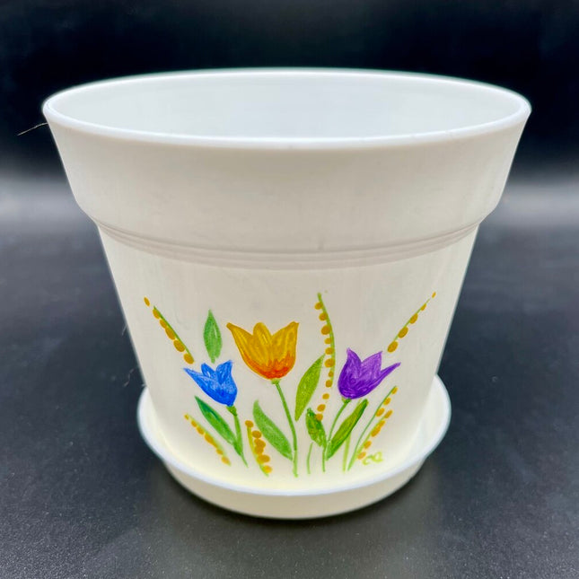 Small wh pot w/tulips-E