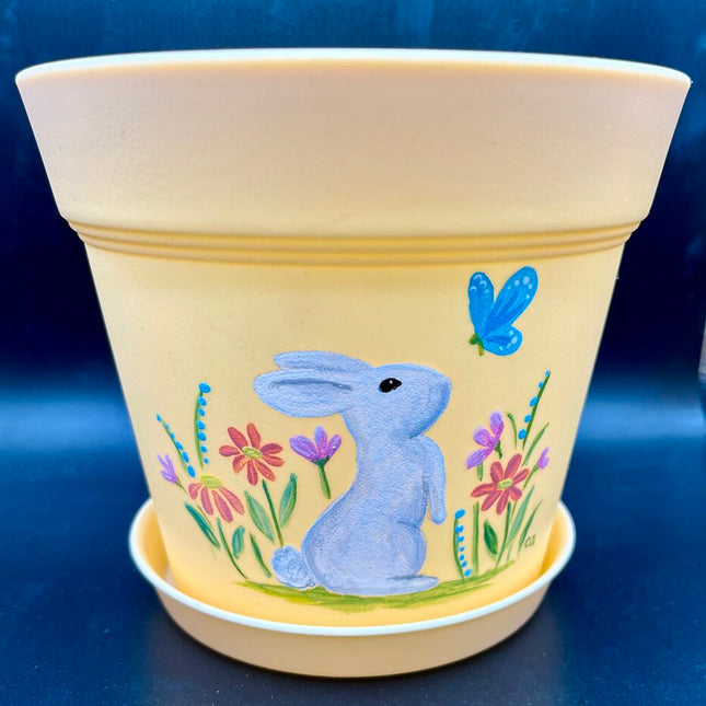 Large lt. peach pot w/white bunny-E