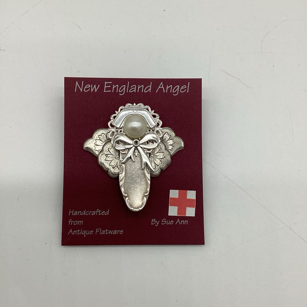 Nurse Angel Pin w flower wings