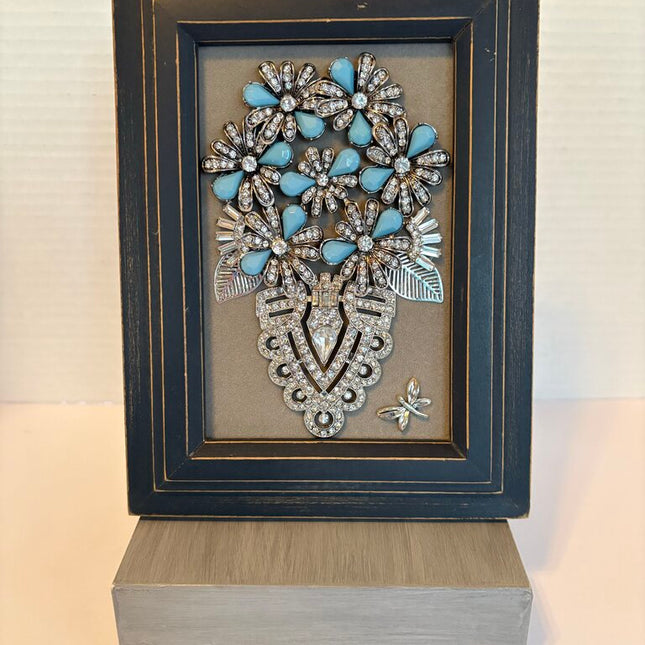 VTG RHINESTONE FLOWERS AND VASE in 5 X 7 upcyclecd rustic blue frame