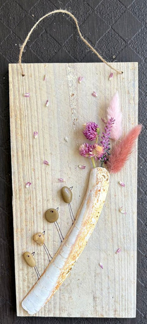Wood with pinkish flowers and 4 birds