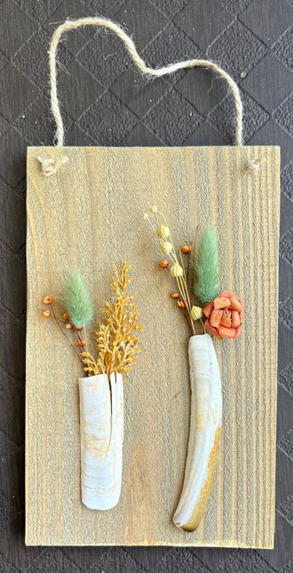 Wood with shells snd green flowers