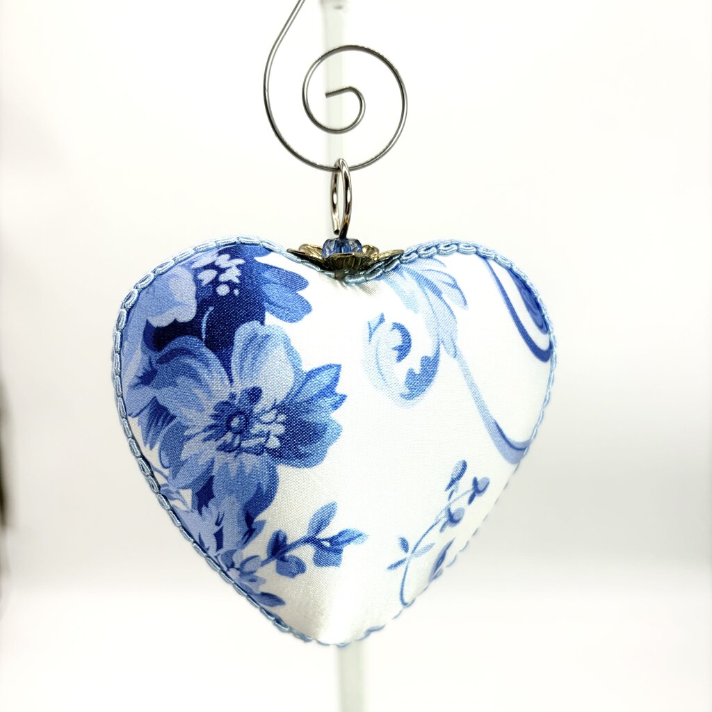 Upcycled jewelry ornament