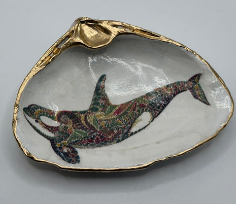 Artsy Whale Clam Dish (Nahant, MA)