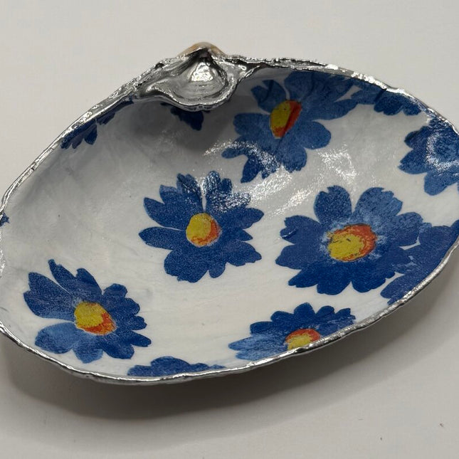 Blue Flowers Clam Dish (Nahant, MA)