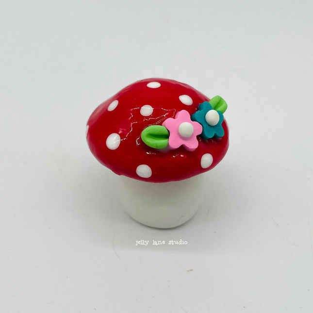MUSHROOM w FLOWERS