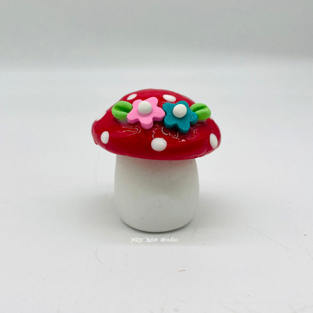 MUSHROOM w FLOWERS