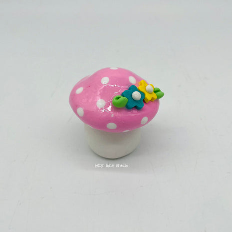 MUSHROOM w FLOWERS