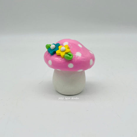 MUSHROOM w FLOWERS