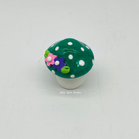 MUSHROOM w FLOWERS