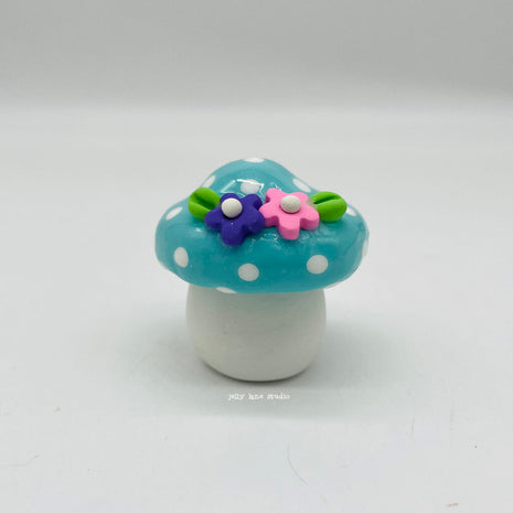 MUSHROOM w FLOWERS