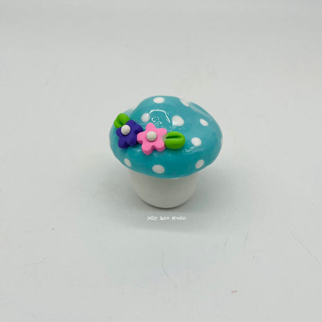 MUSHROOM w FLOWERS