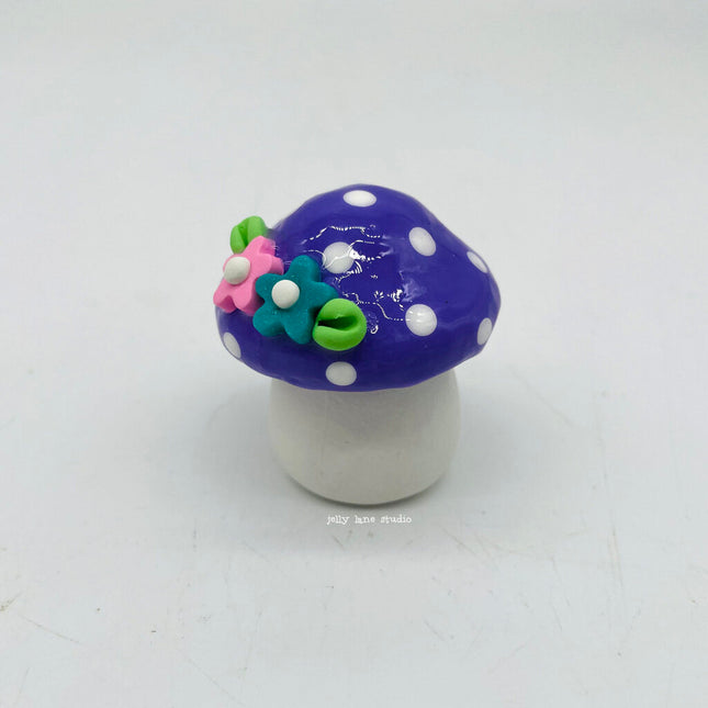 MUSHROOM w FLOWERS