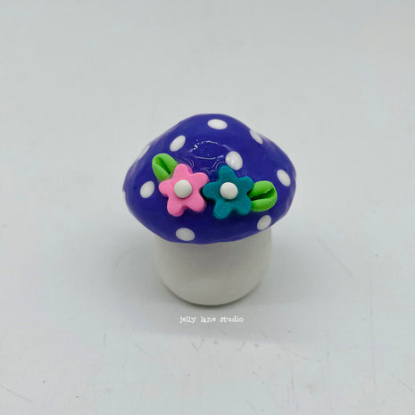 MUSHROOM w FLOWERS