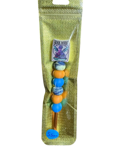 Ergonomic beaded crochet hook 5.5mm "book worm? Please I'm a book dragon"