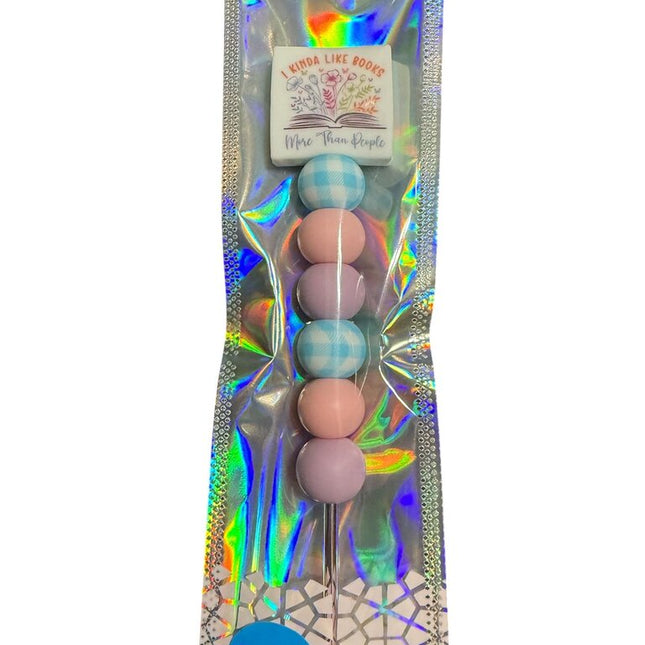 Ergonomic beaded crochet hook 3.5mm "I kinda like books more than people"