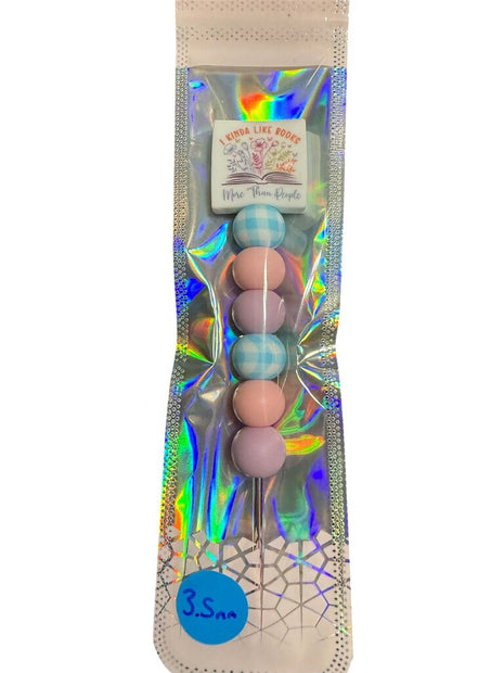 Ergonomic beaded crochet hook 3.5mm "I kinda like books more than people"