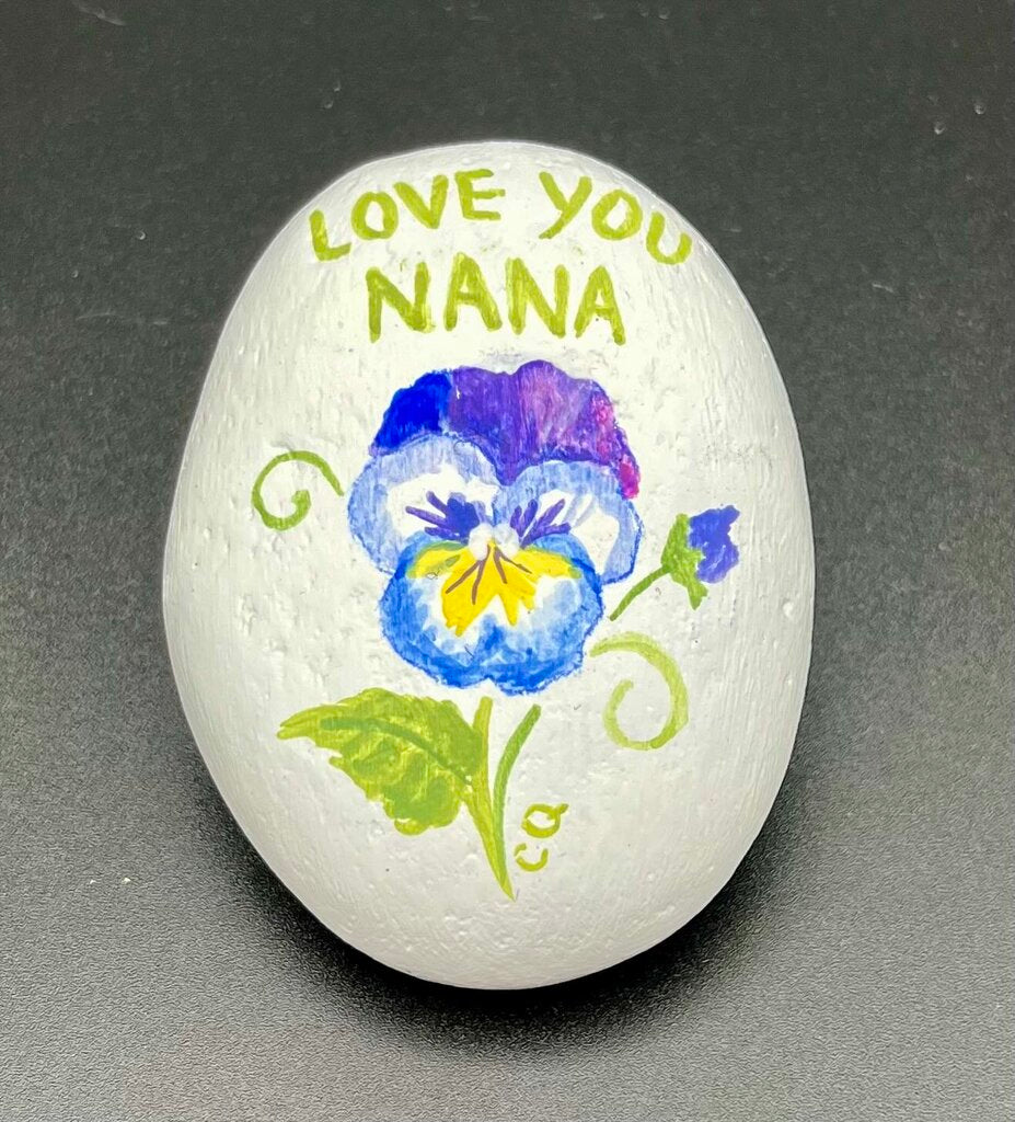 Rock sm white pansy "Love You Nana"