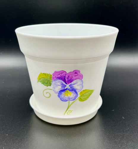 Small wh pot w/pansy