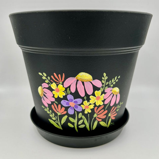 Large blk pot w/multi flowers