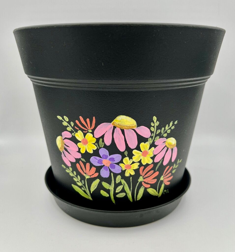 Large blk pot w/multi flowers