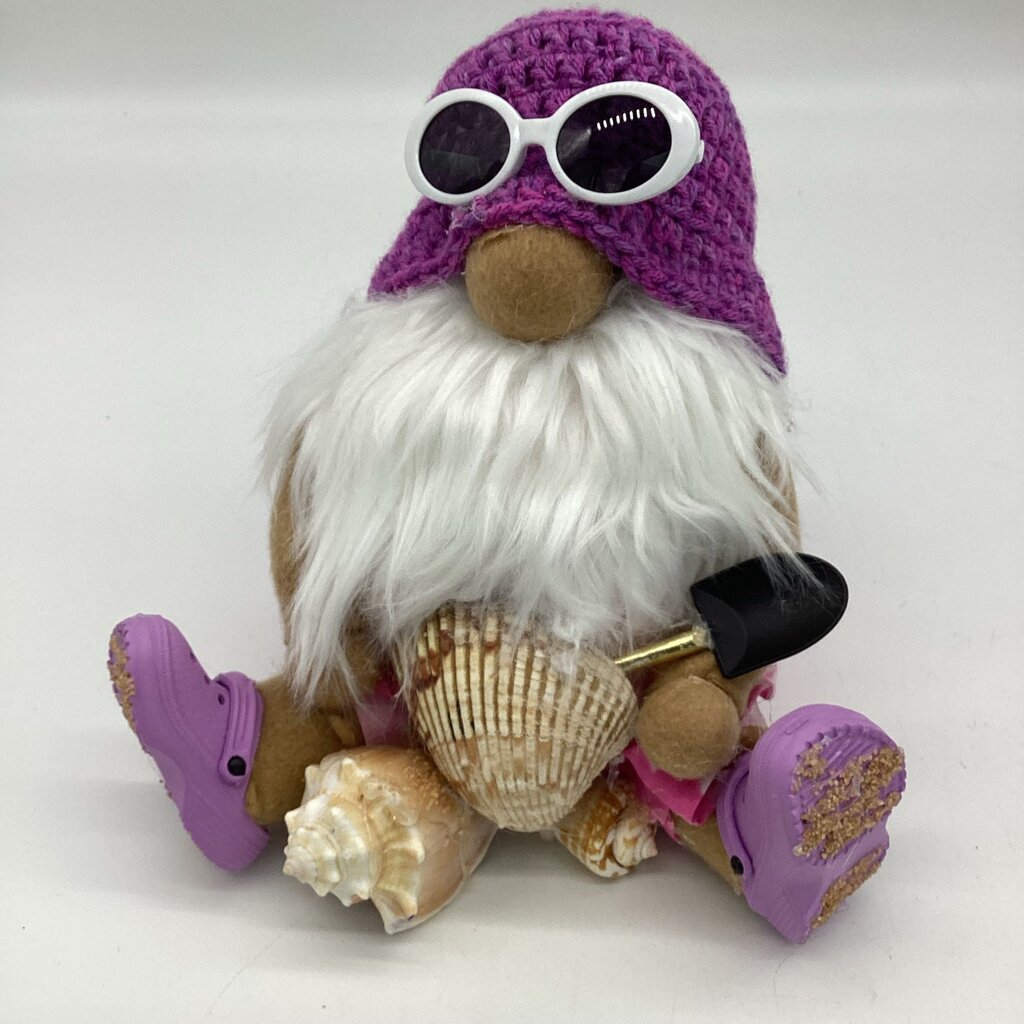 small beach gnome