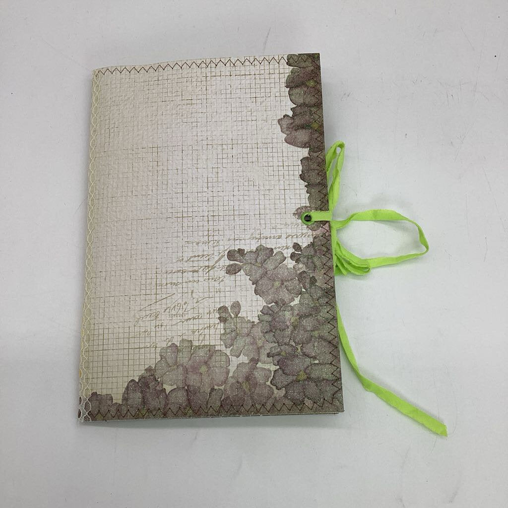Beginner junk journal-green