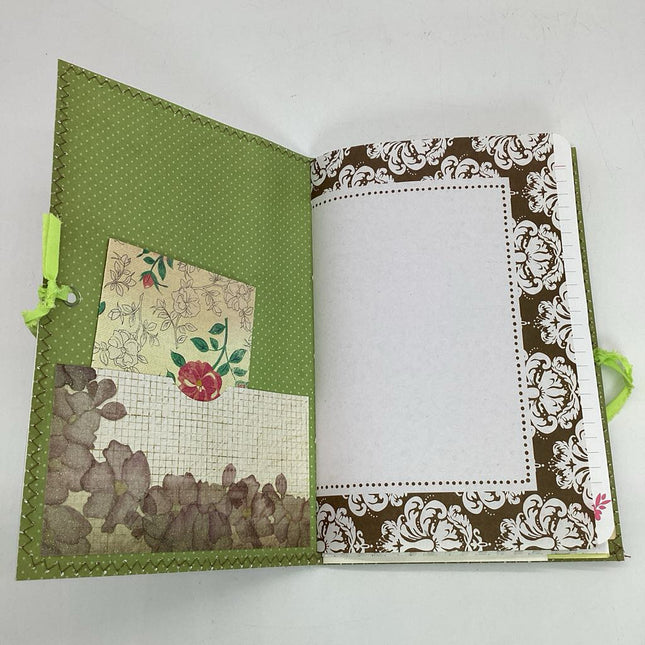 Beginner junk journal-green