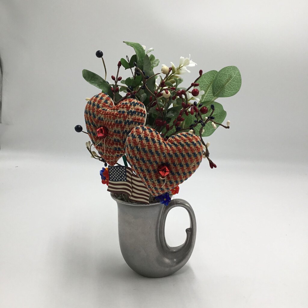 Patriotic Horn Cup with Coverlet Hearts