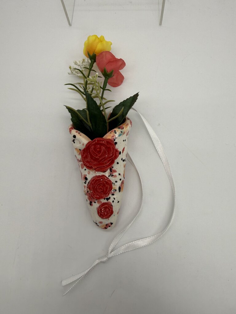 Red roses hanging vase