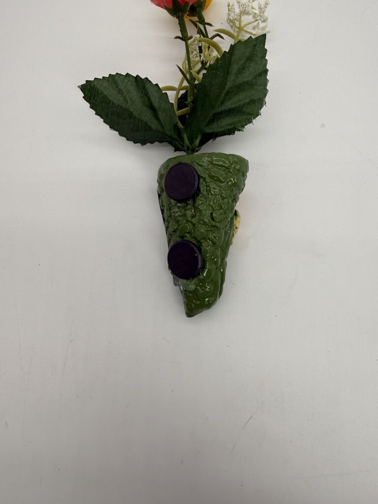 Magnetic flower vase