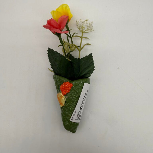 Magnetic flower vase
