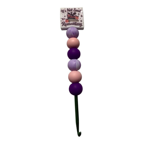 Ergonomic beaded crochet hook 4mm "it's not smut it's romantasy"