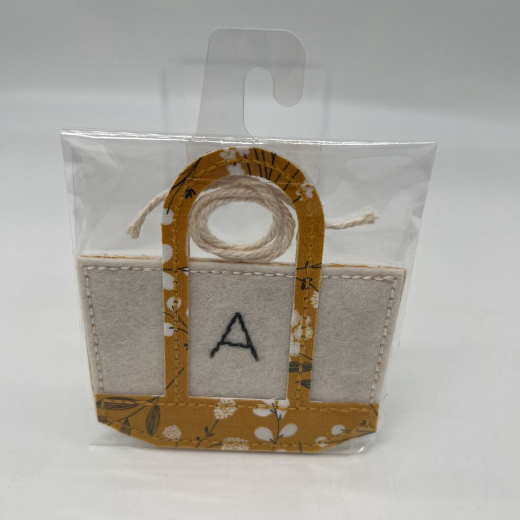 Tote Charm
