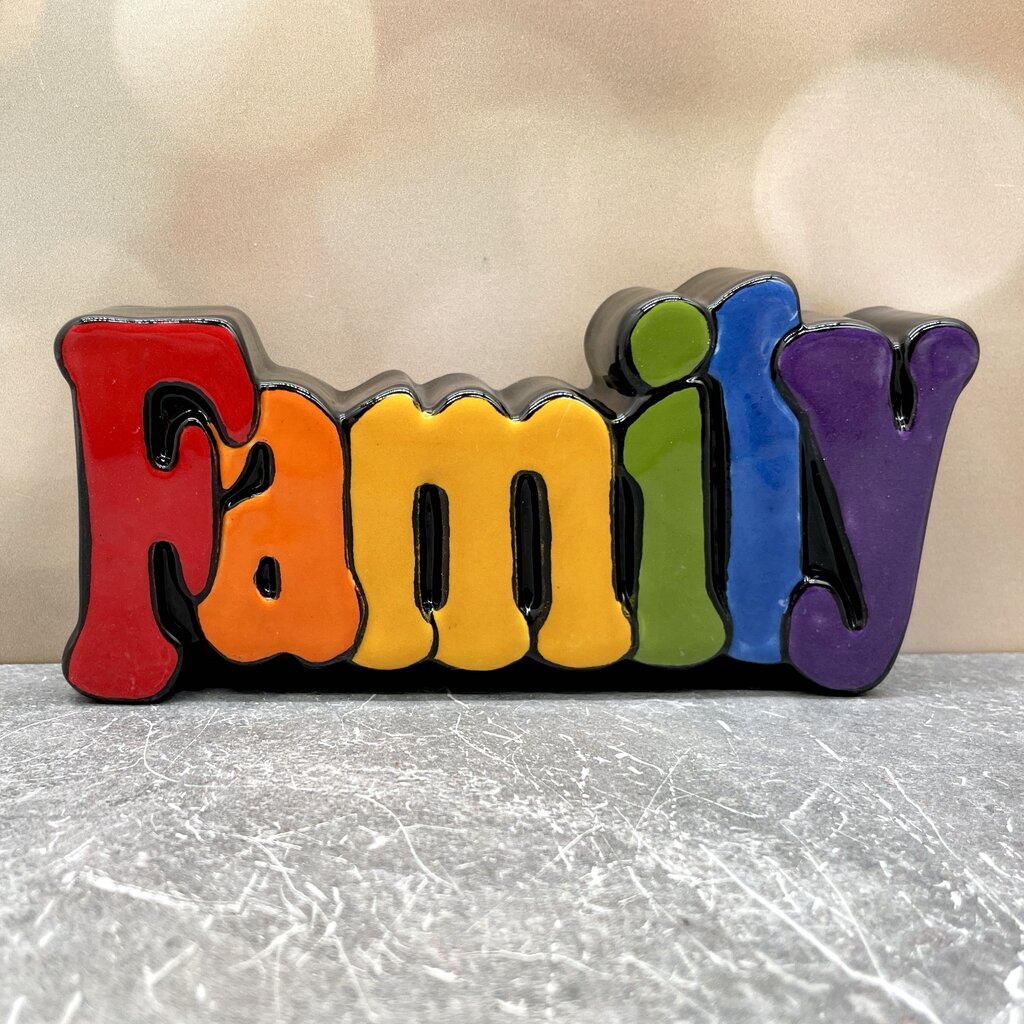 Family Sign sm Rainbow