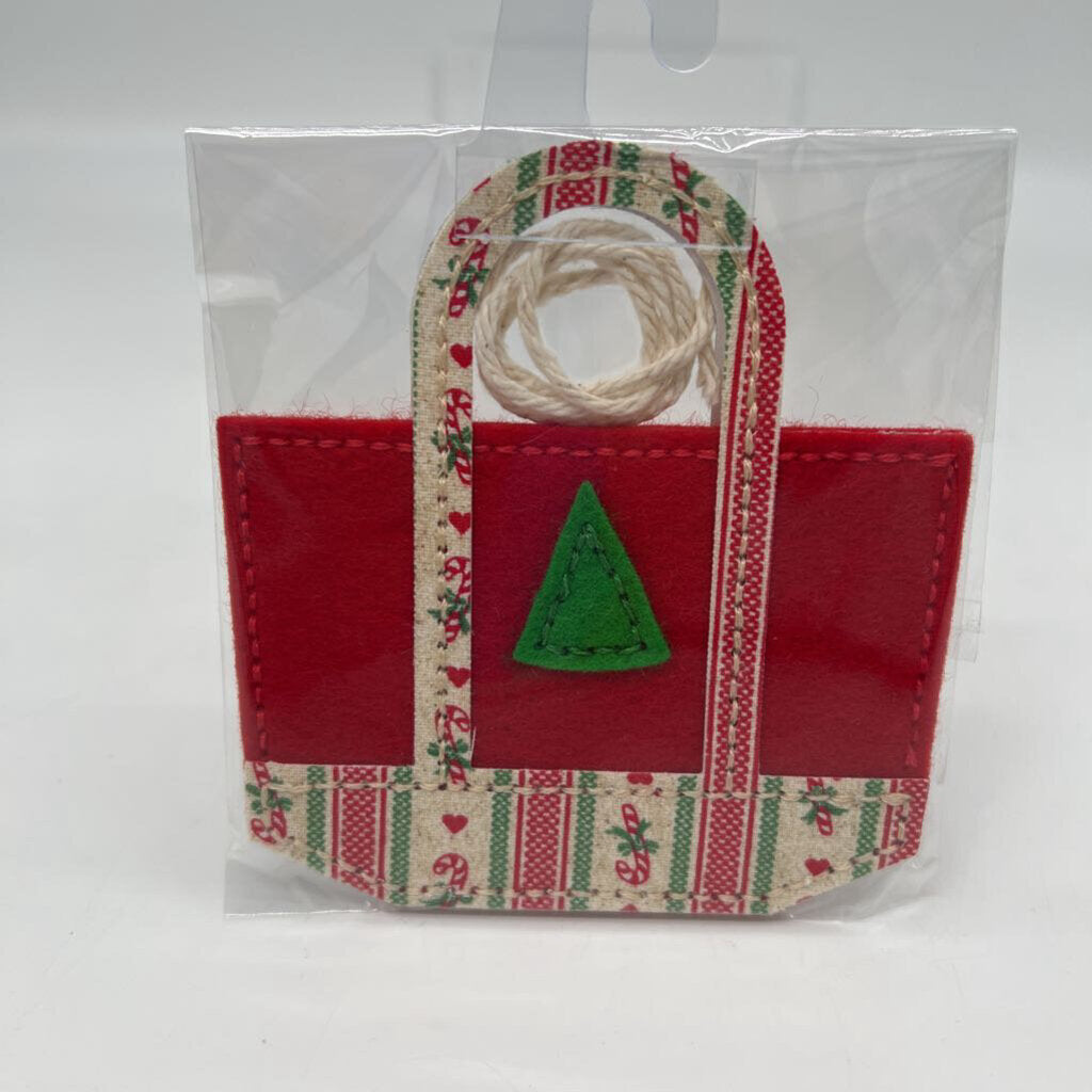 Tote Charm
