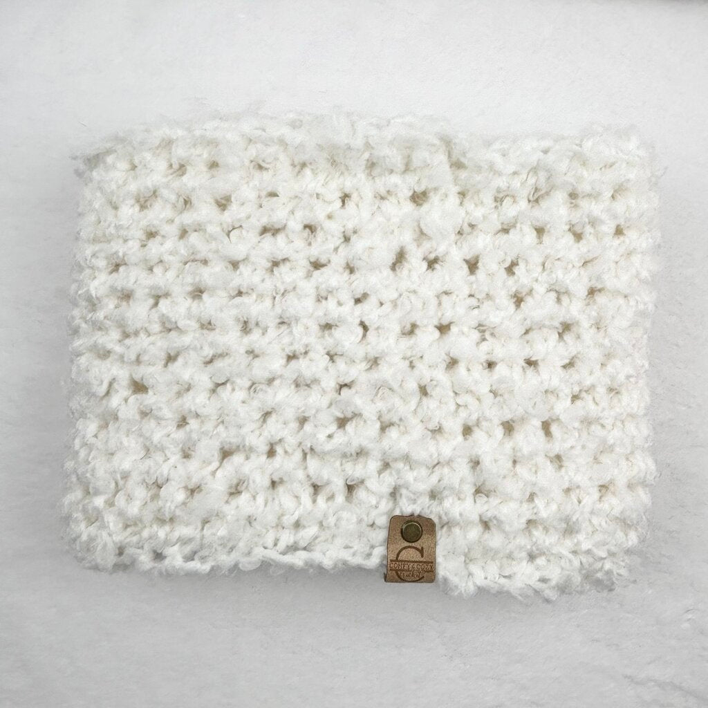 Chunky Infinity Scarf - White