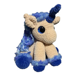 Crocheted sitting unicorn "Saphira" - view 2