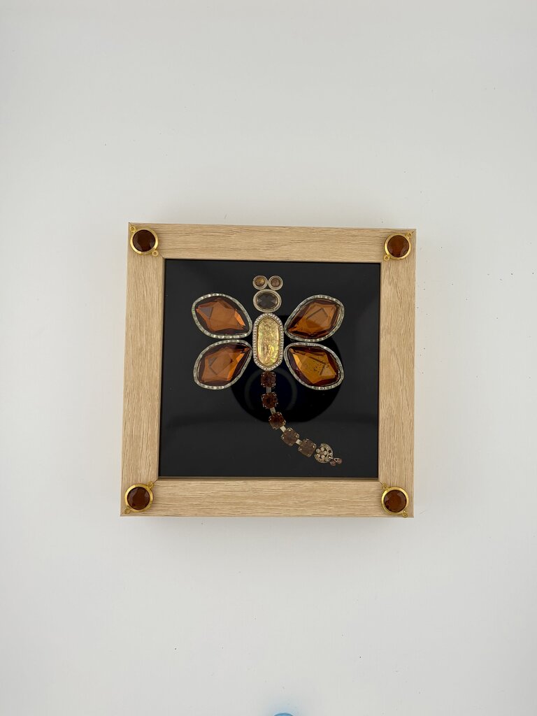 AMBER SPARKLY DRAGONFLY 5x5 CREAM SB