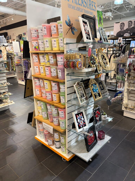 4 sided slatwall display with metal inserts