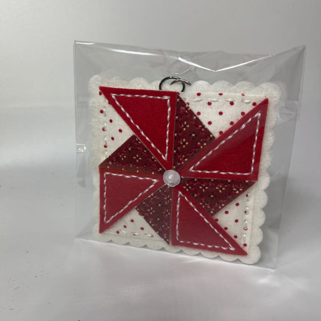 Scalloped pinwheel