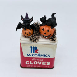 Halloween cat spice tin (sm) - view 2