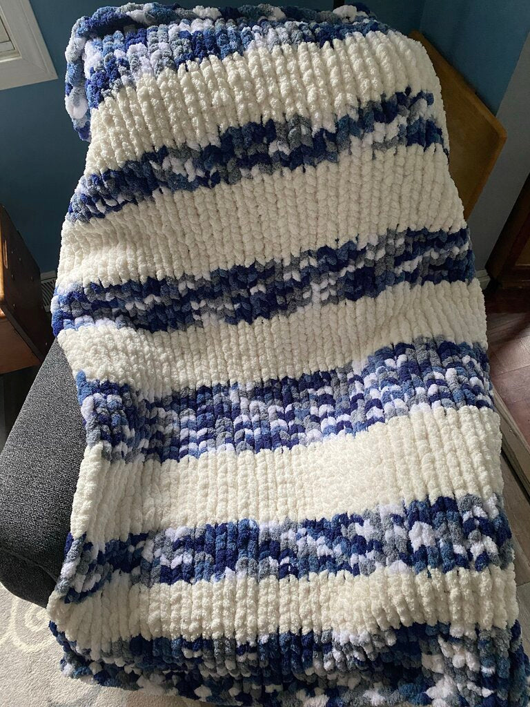 40 x 57 mixed blue and white